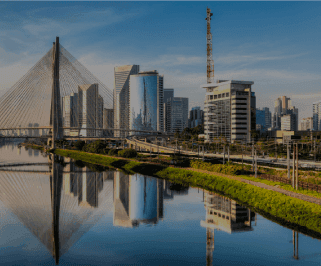 ônibus saindo da Rodoviária de Porto Alegre para São Paulo